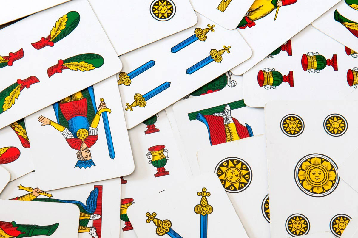 Come leggere le carte napoletane: una breve guida - -