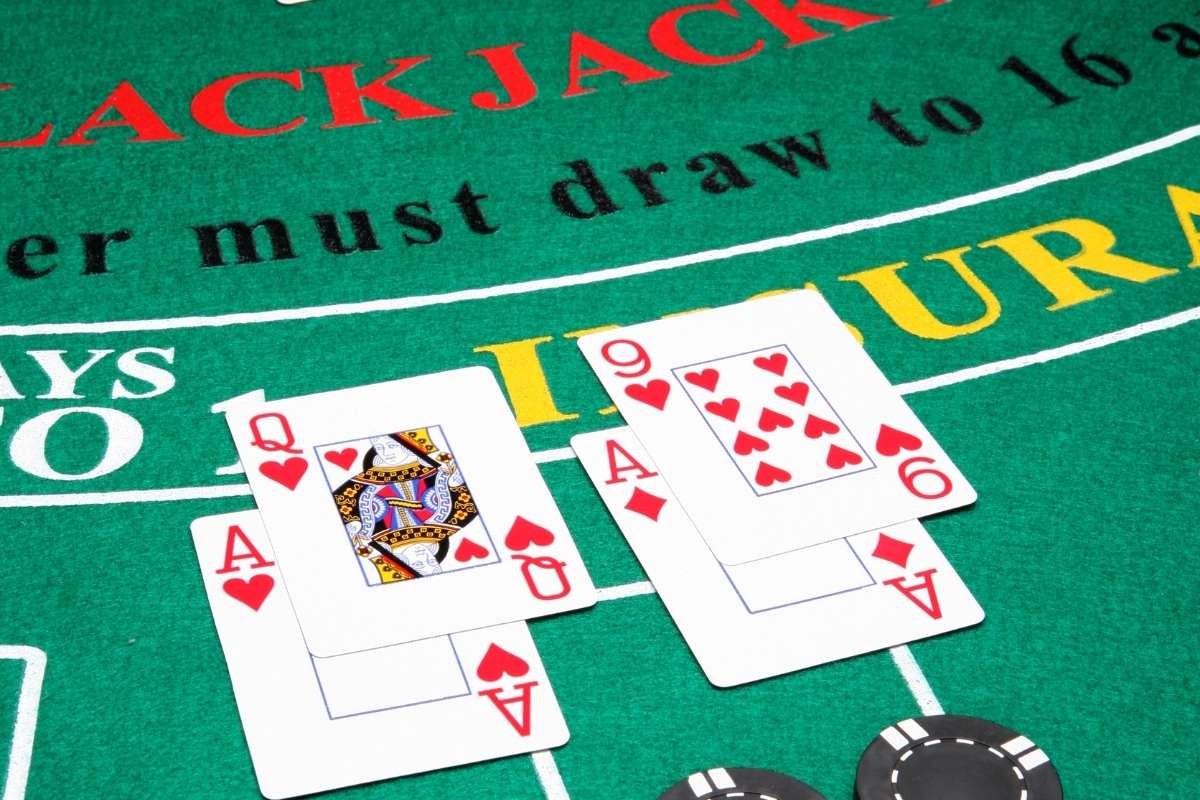 Split Blackjack: quando conviene dividere le carte - -
