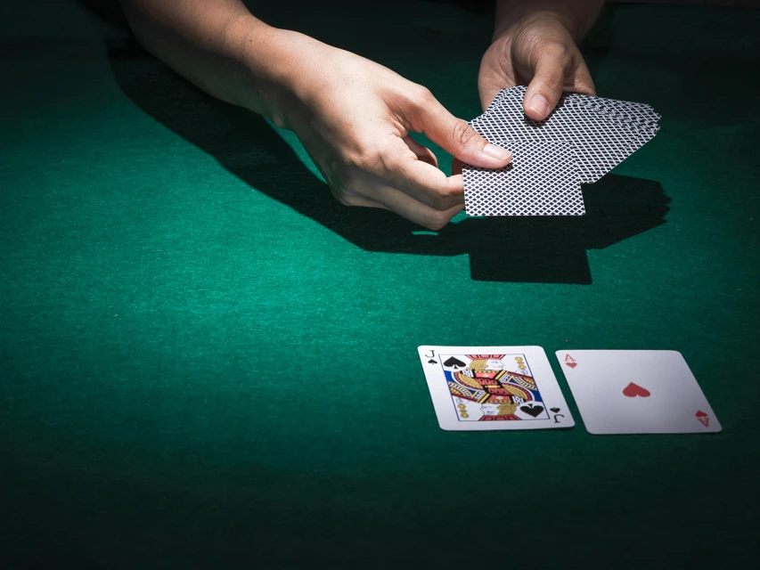 Perché nel poker Flop, Turn e River si chiamano così? - Gioco Digitale Blog