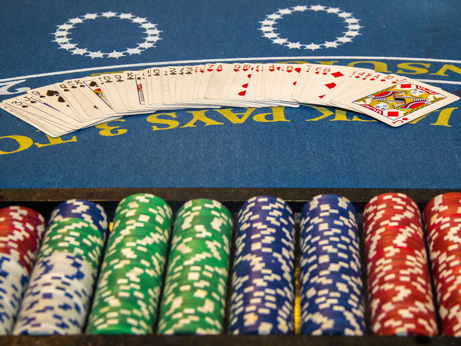 Giochi da Casinò nel mondo: Caribbean Stud Poker - -