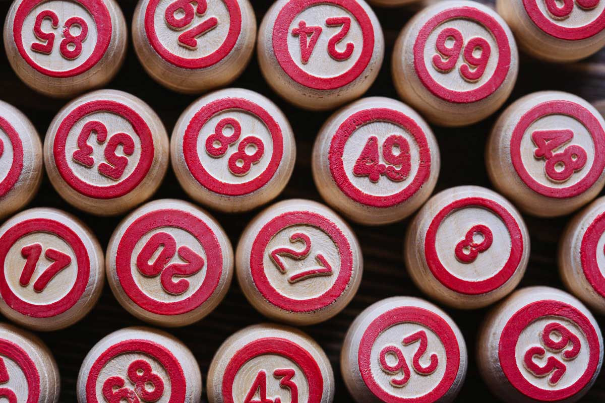 Smorfia Napoletana: il significato dei sogni e dei numeri - -