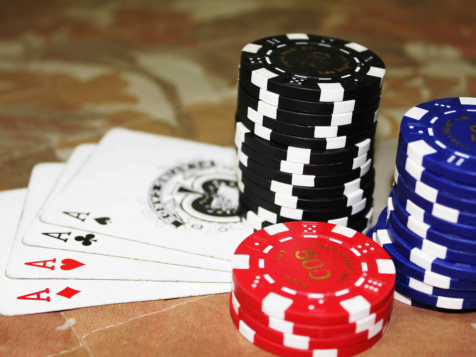 Come si gioca a poker all'italiana - -