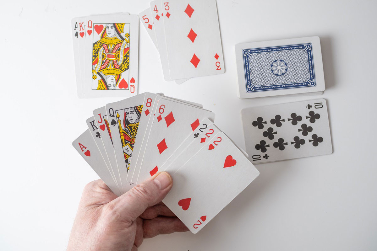 Gin Rummy: regole, punteggio e come si gioca - -